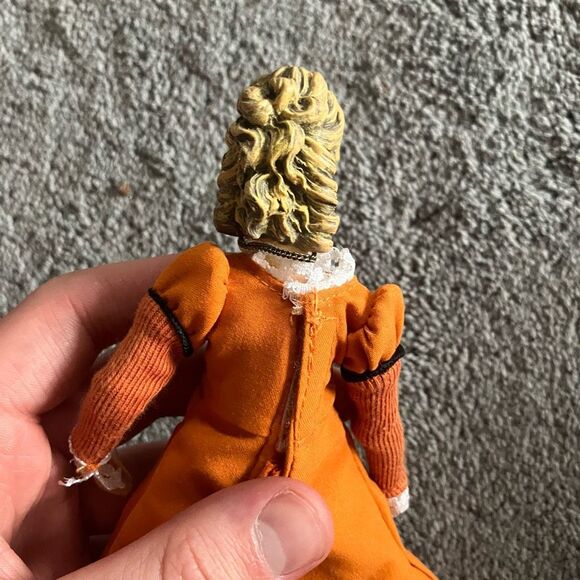 DARK SHADOWS ANGELIQUE BOUCHARD FIGURE 8” RARE MEGO - Picture 5 of 7